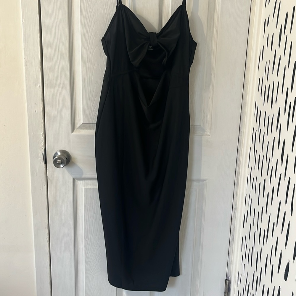 Shein black body con dress. Front cut out.